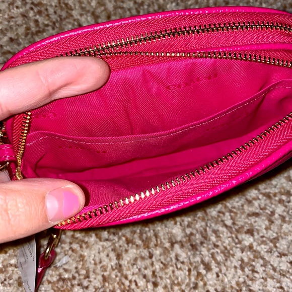 CHECK @thedustycarrot 🆕Pink/Ruby Small Coach - Picture 7 of 14